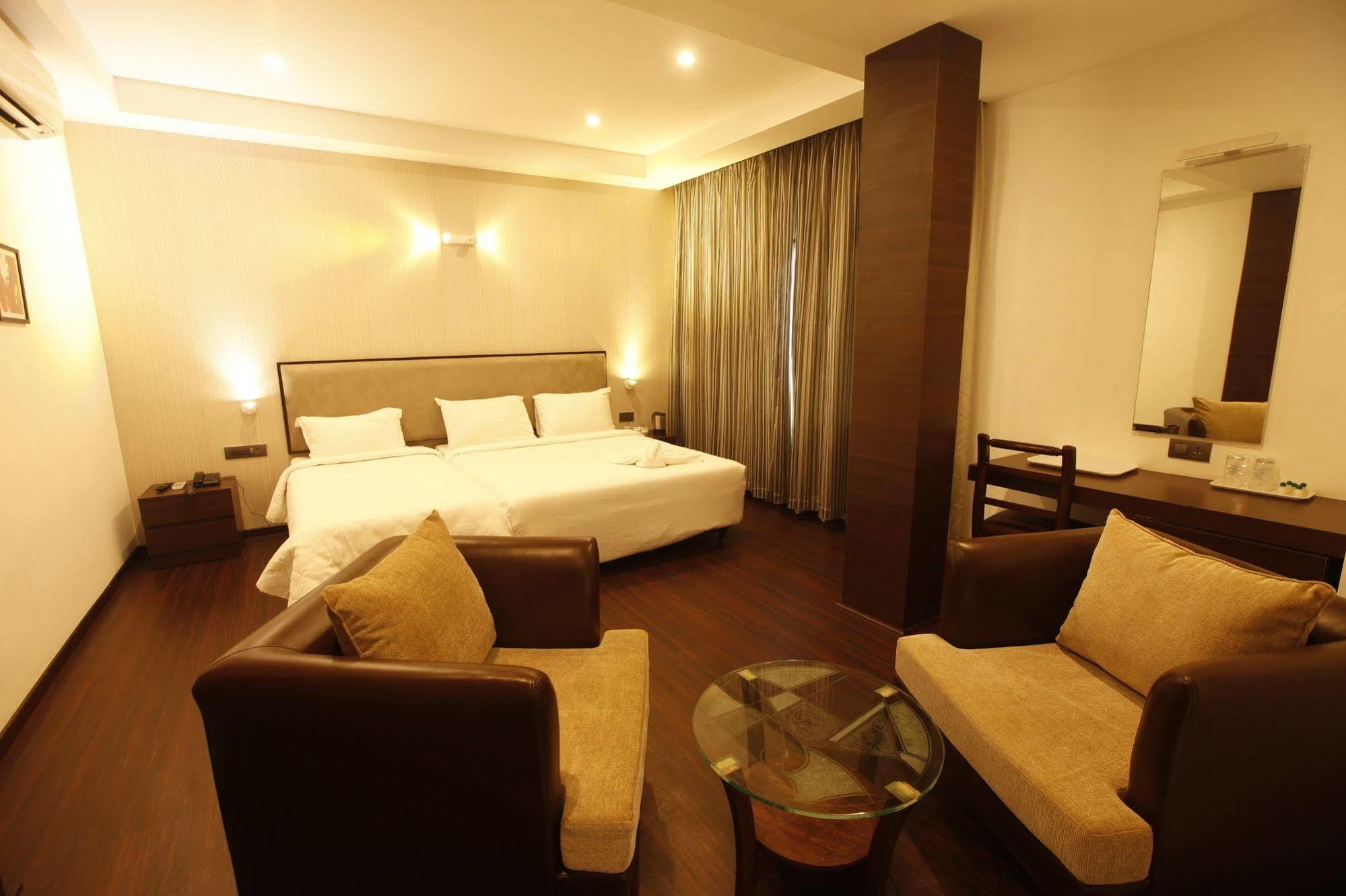 Brownstar Boutique Hotel شيناي المظهر الخارجي الصورة