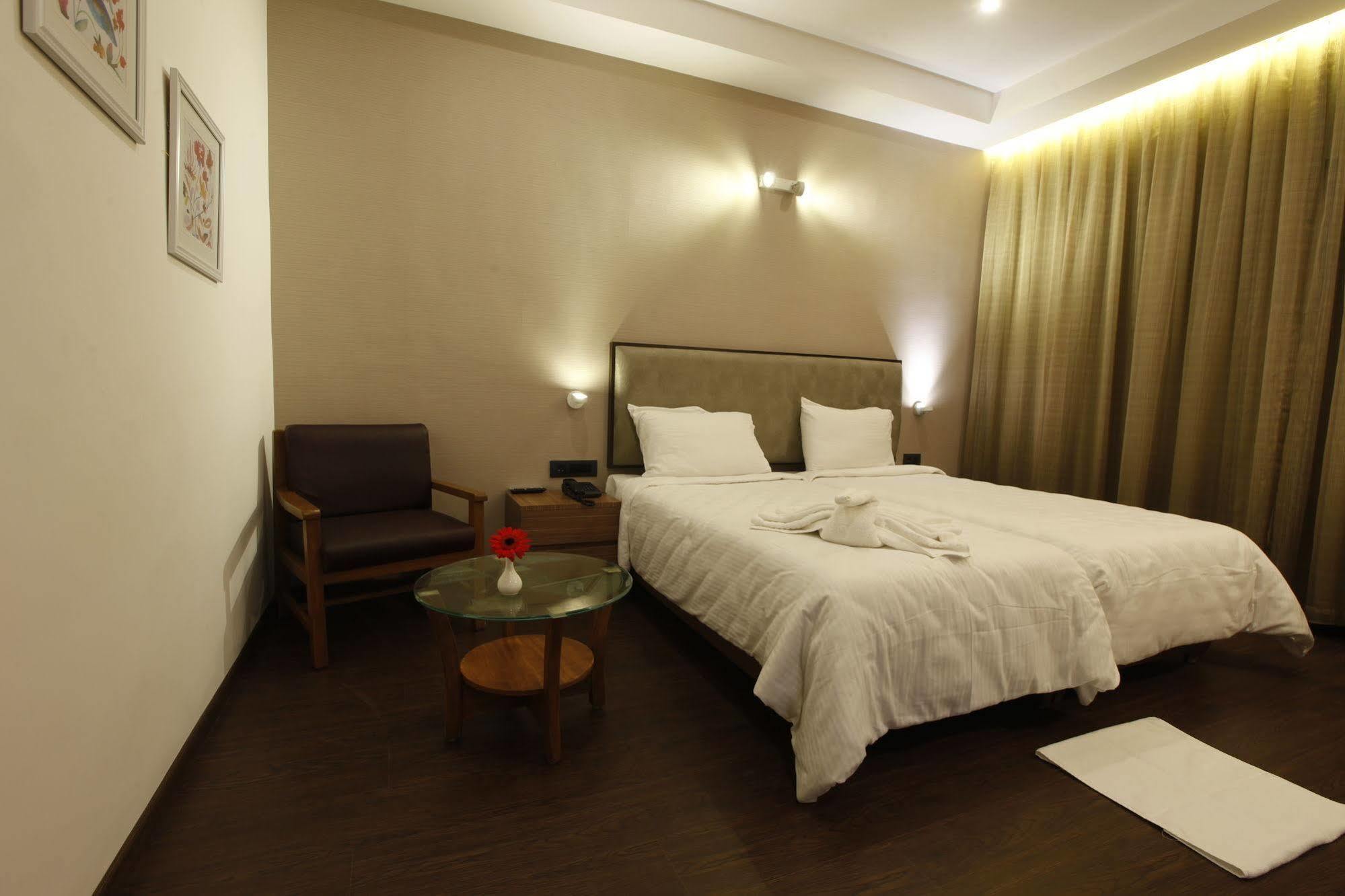Brownstar Boutique Hotel شيناي المظهر الخارجي الصورة