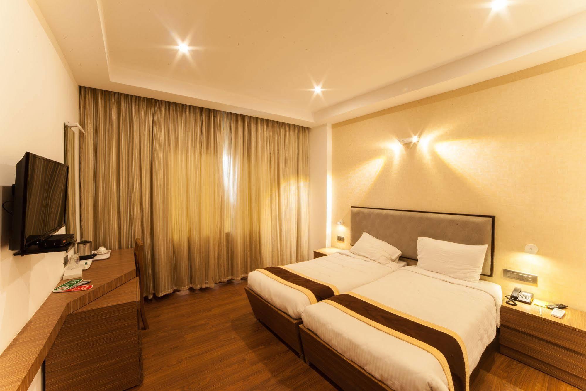 Brownstar Boutique Hotel شيناي المظهر الخارجي الصورة