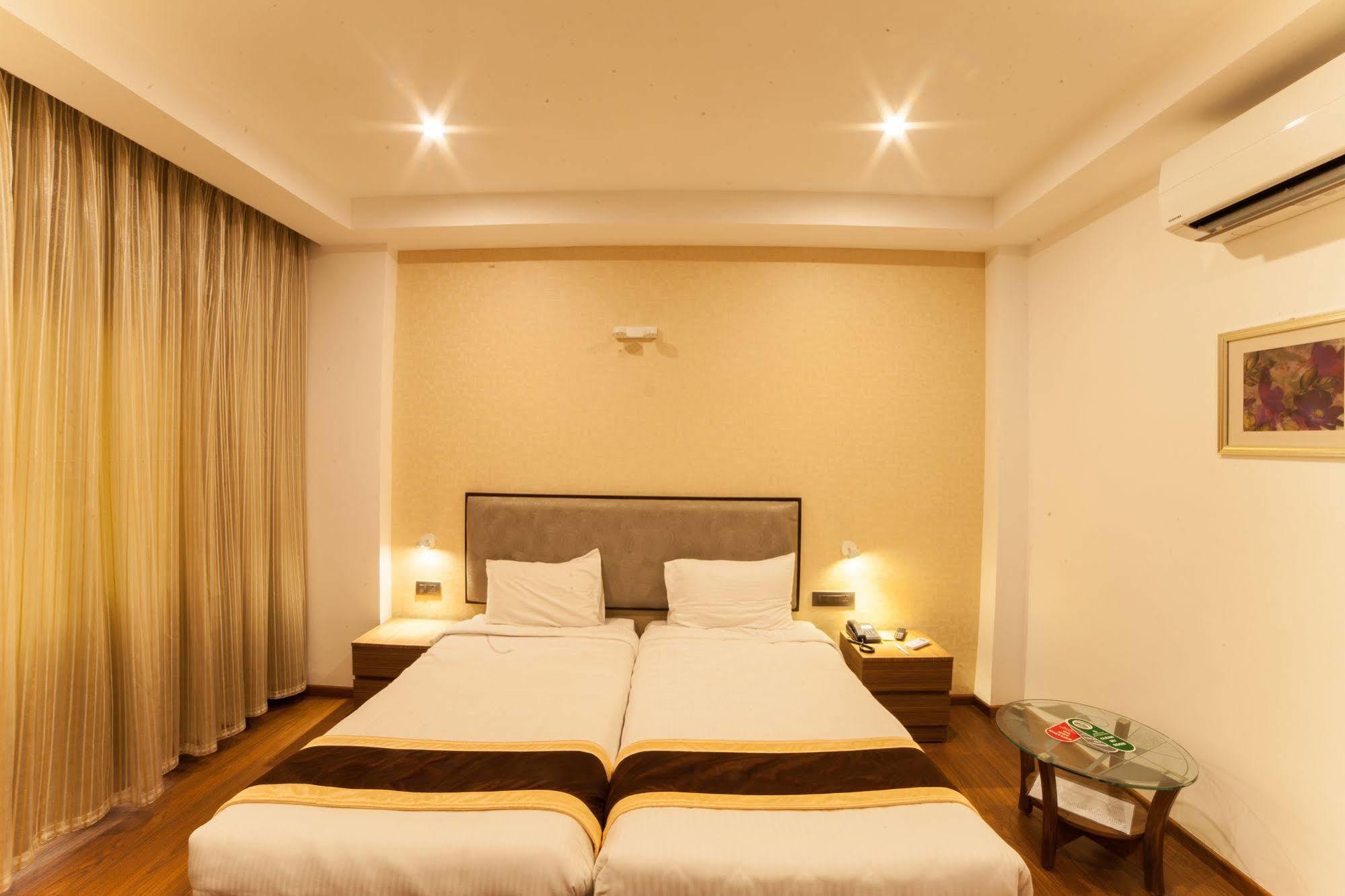 Brownstar Boutique Hotel شيناي المظهر الخارجي الصورة