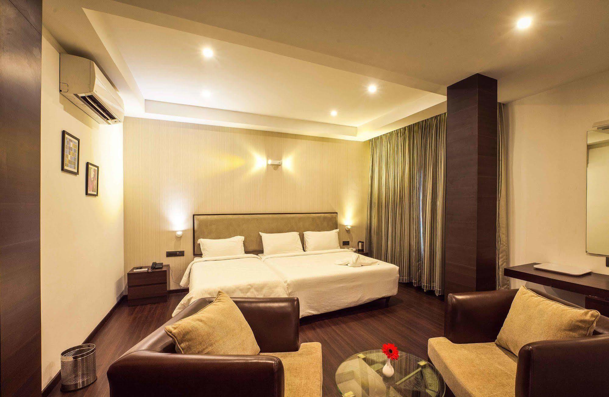 Brownstar Boutique Hotel شيناي المظهر الخارجي الصورة